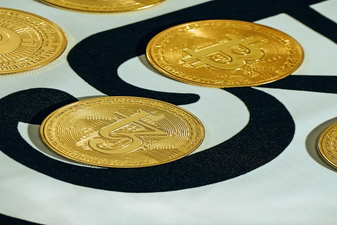 Significant Outflows from US Bitcoin ETFs as BTC Price Continues to Decline