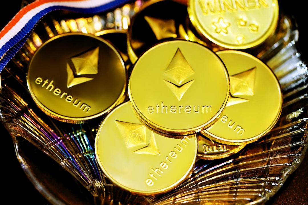 Four Prominent Cryptocurrency Coins to Monitor in 2025: The Rising Interest in BlockDAG, Aave, Uniswap, and SHIB